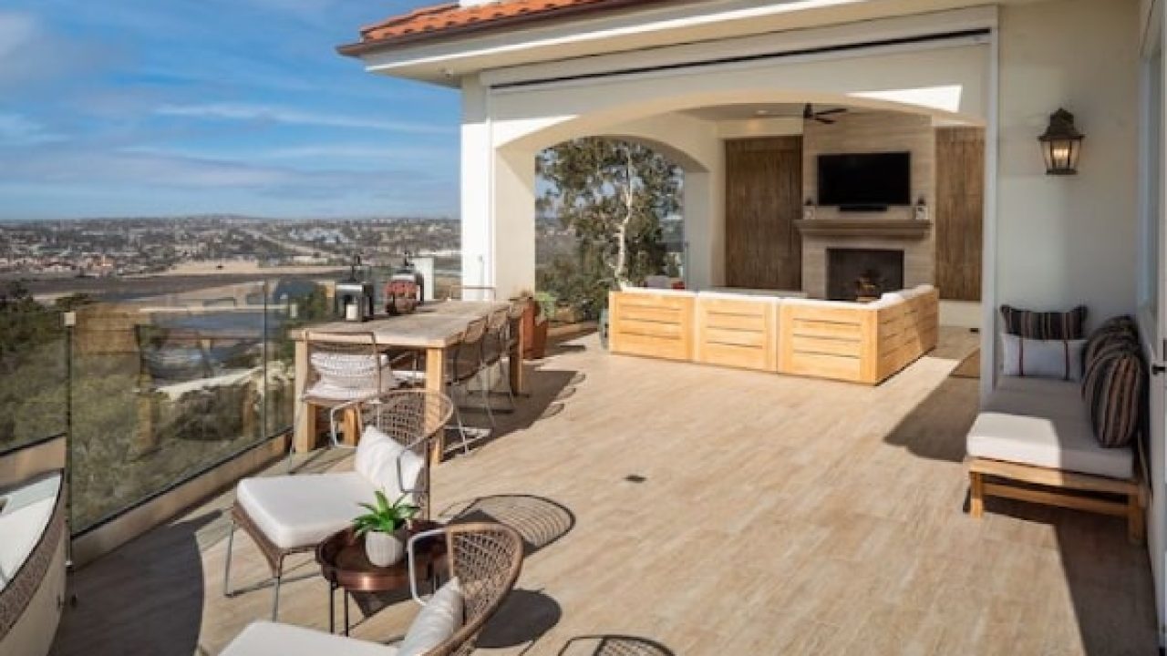 https://www.marrokal.com/wp-content/uploads/2023/03/how-to-connect-your-indoor-and-outdoor-living-space-with-a-california-room-1280x720.jpg